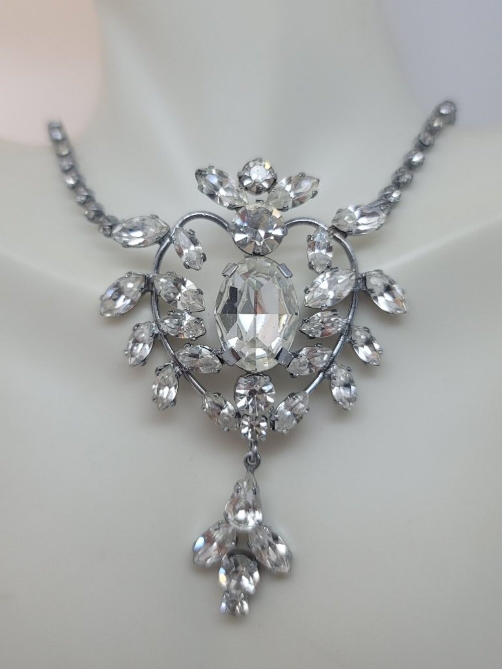 Vintage Rococo Style Rhinestone Necklace - Picture 6 of 7